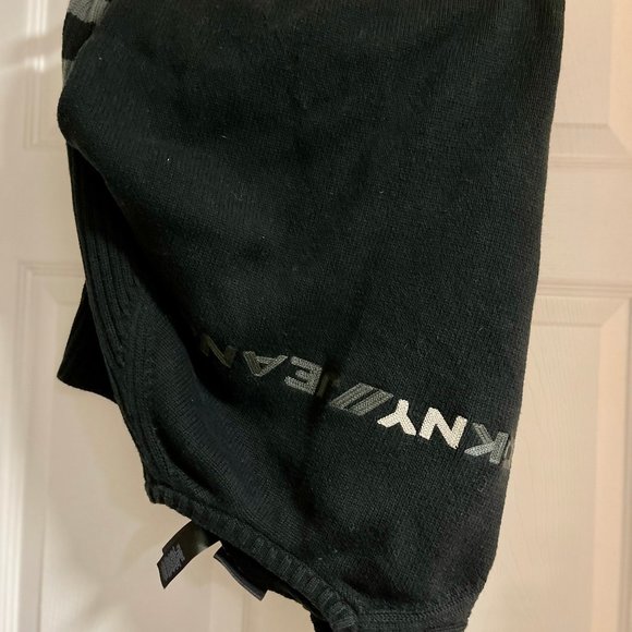 Sweater - Picture 2 of 7